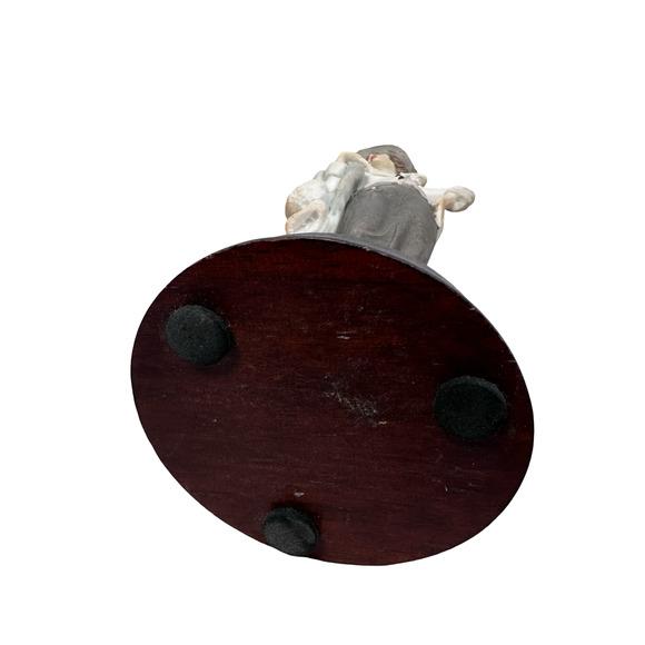 Vintage Pucci Stylish Lady Figurine 9.5" Wood Base Collectible Elegant Sculpture - Picture 6 of 9